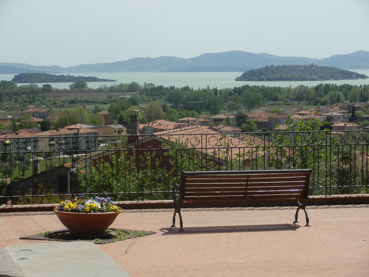 Appartamento Oscar Tuoro sul Trasimeno Bagian luar foto